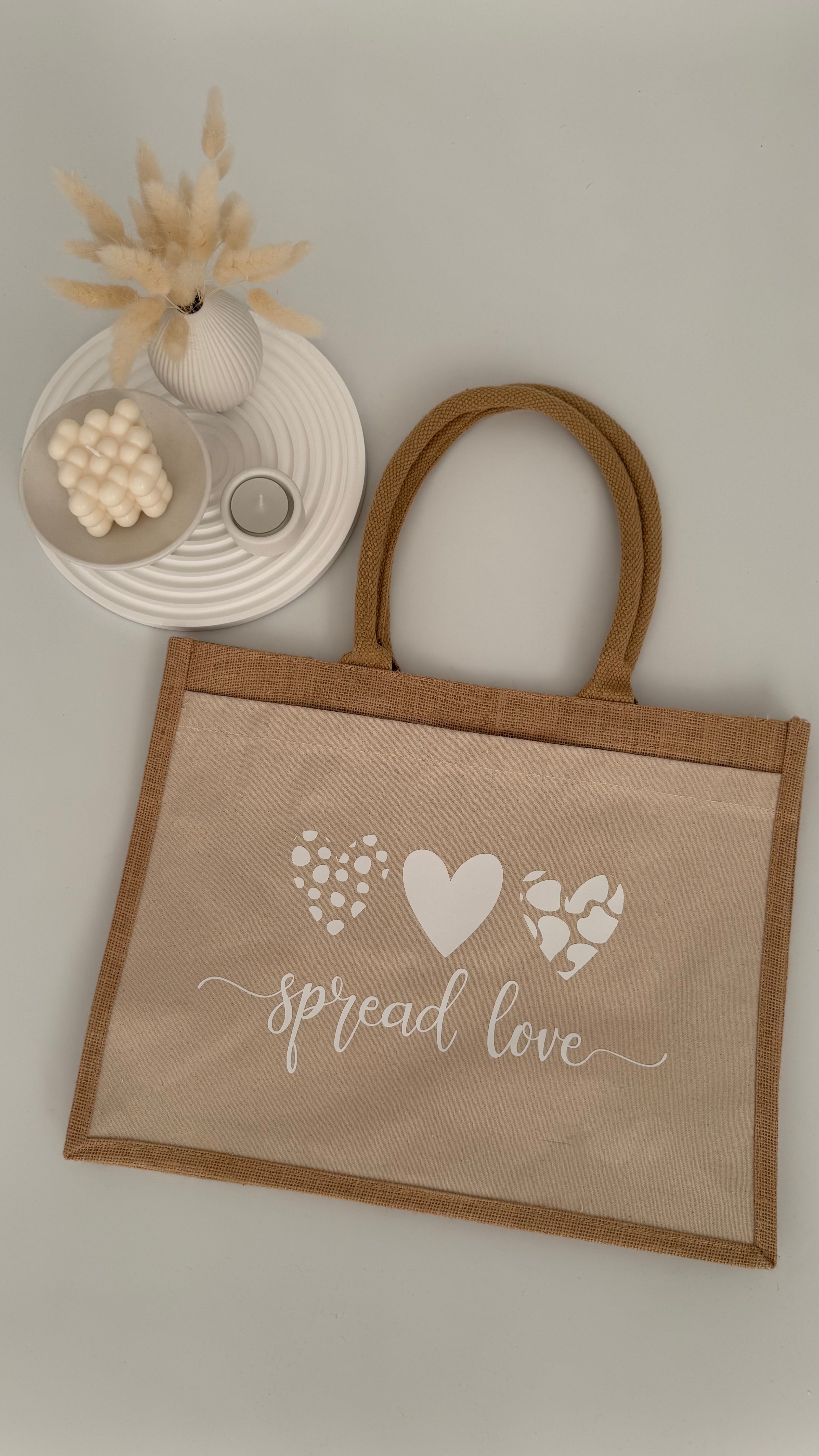 Shopper "Spread Love"