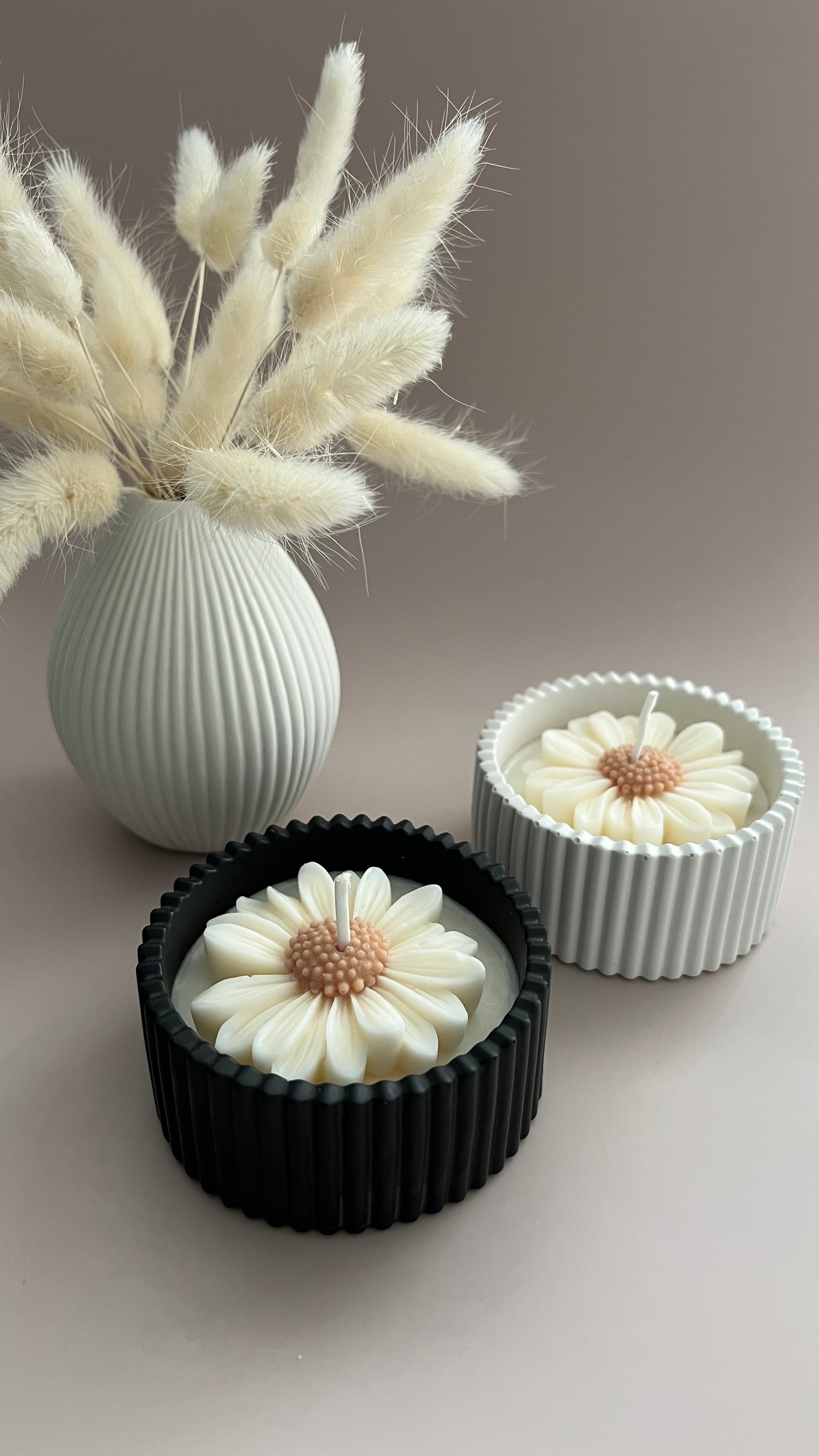 Daisy Bloom Candle